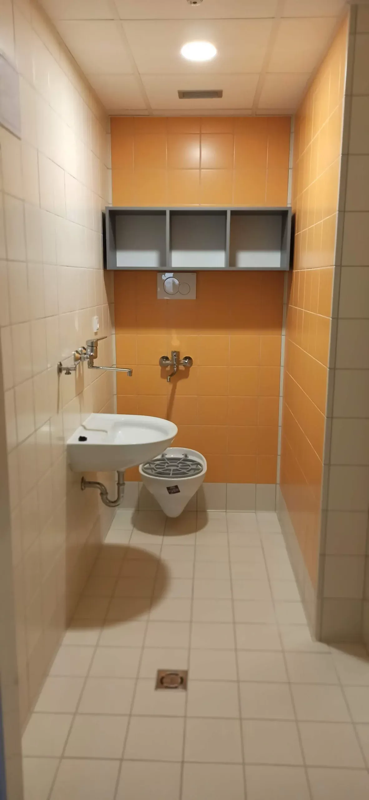 Nová pětipodlažní nemocnice, fotografie 12