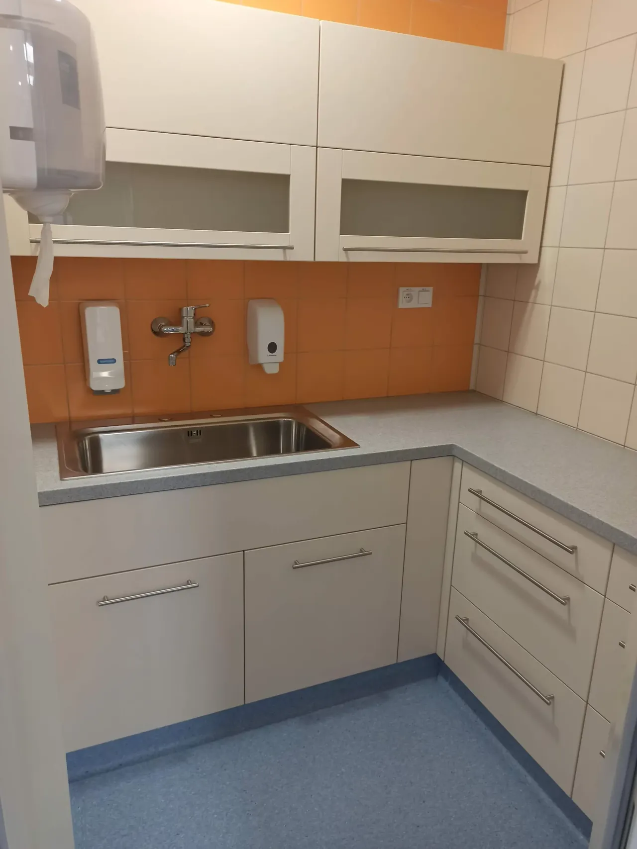 Nová pětipodlažní nemocnice, fotografie 8