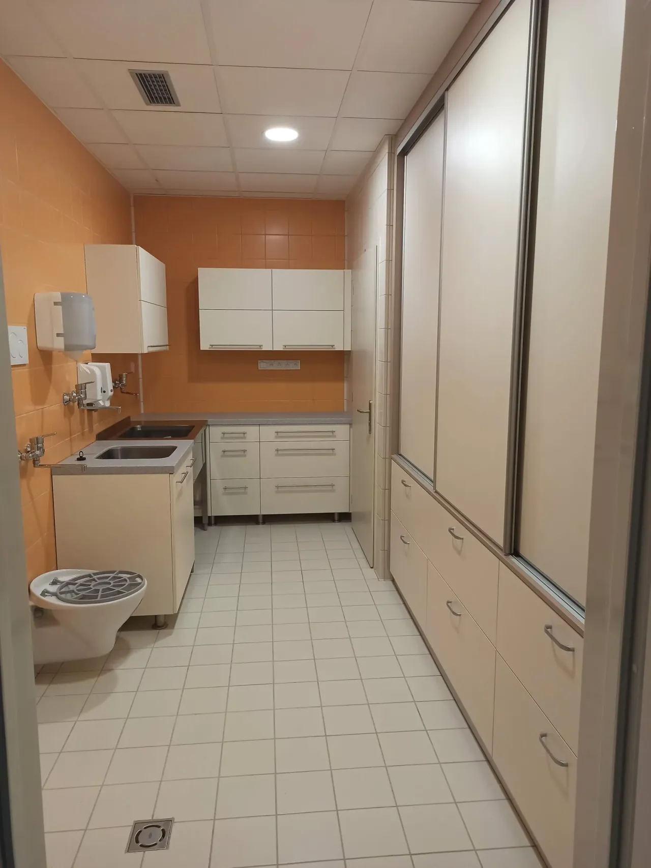 Nová pětipodlažní nemocnice, fotografie 21